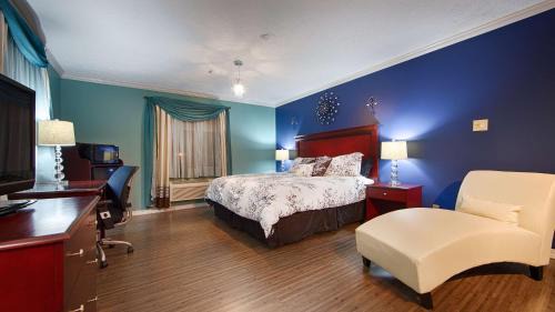Honeymoon Suite with Hot Tub