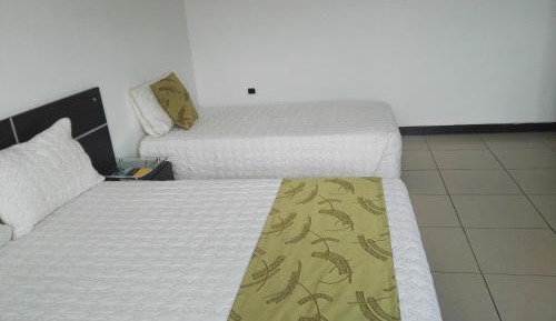 Deluxe Double Room (2 Adults + 1 Child)