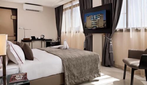 Business Plus Room