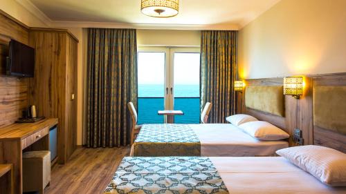 Triple Room with Sea View