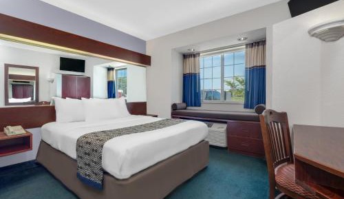 1 Queen Bed, Accessible Studio Suite, Non-Smoking