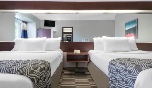Queen Room with Two Queen Beds - Non-Smoking