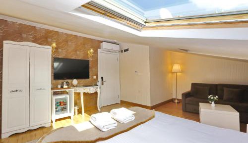 Penthouse Suite with Spa Bath