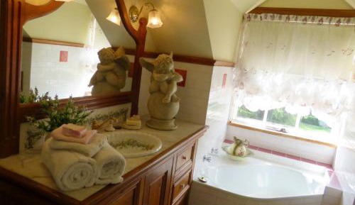 Queen Room - Gardenia