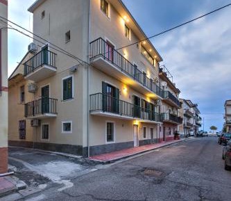 Apartment with Sea View (First Floor)