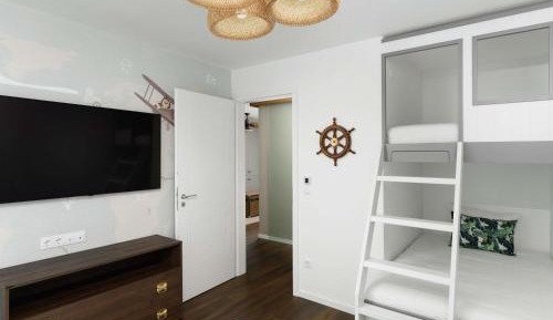 Deluxe Suite with King Bed 