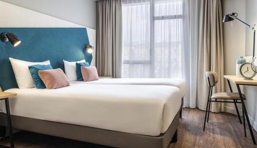 One Bedroom Apartment with Two Single Beds