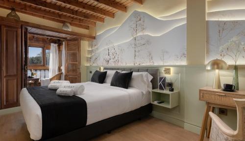 Deluxe Double Room with Balcony