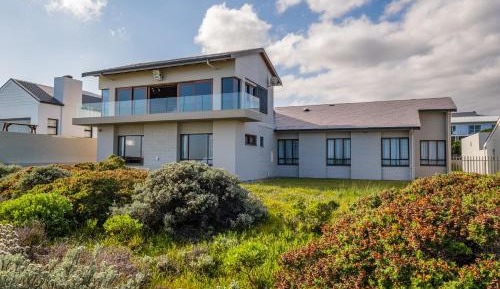 Four-Bedroom Holiday Home