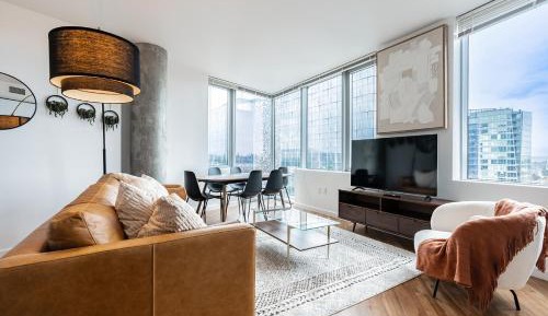 Two-Bedroom Apartment with Lake View
