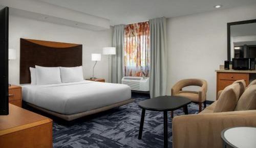 Large King Room with Sofa Bed and Tub - Mobility/Hearing Accessible