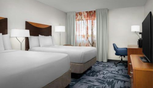 Queen Room with Two Queen Beds - Hearing Accessible