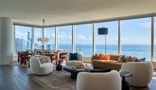 Three-Bedroom Apartment with Lake View