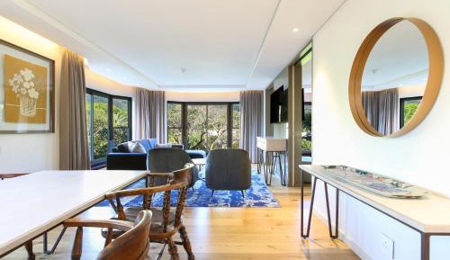 Suite with Mountain View