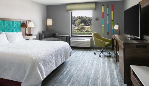 King Room with King Bed - Non-Smoking