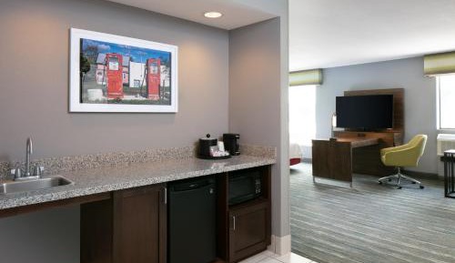 King Room with Accessible Tub - Mobility and Hearing Access/Non-Smoking
