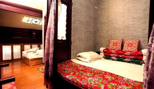 Luxury Attic Slopes Top Kang-bed Room
