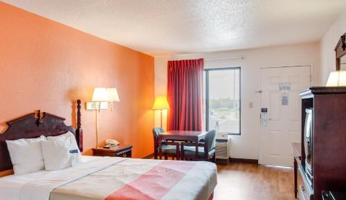 King Room - Disability Access - Non-Smoking