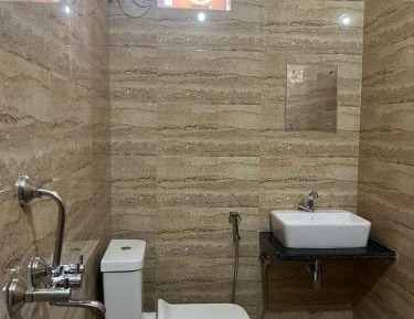 Deluxe Double Room (2 Adults + 1 Child)