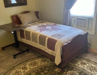 Standard Twin Room with Shared Bathroom