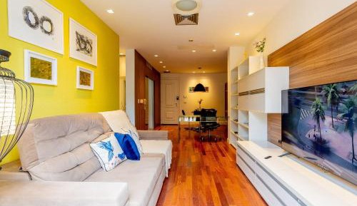 One-Bedroom Apartment with Terrace