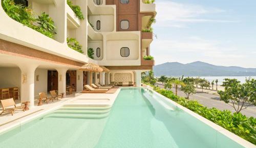 Superior Twin Room with City View