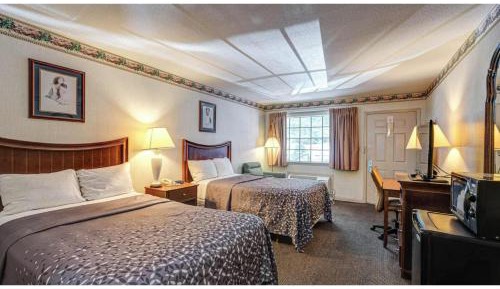 2 Queen Beds Non-Smoking