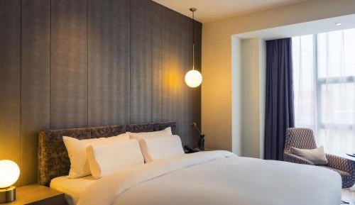 Deluxe King Room
