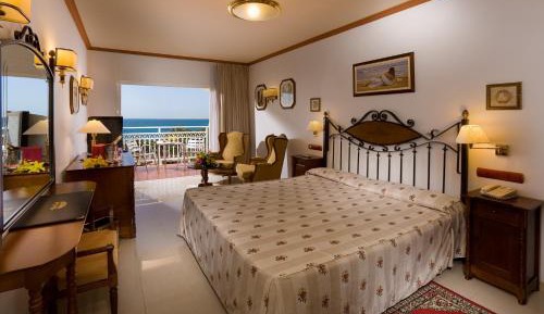 Double or Twin Room with Sea View