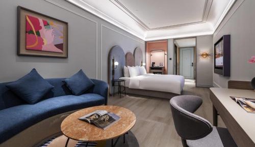 Deluxe King Room