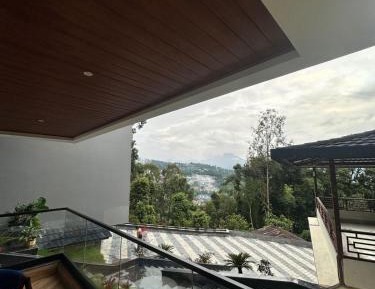 Studio with Garden View