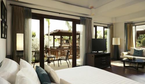King Suite with Terrace and Lagoon View