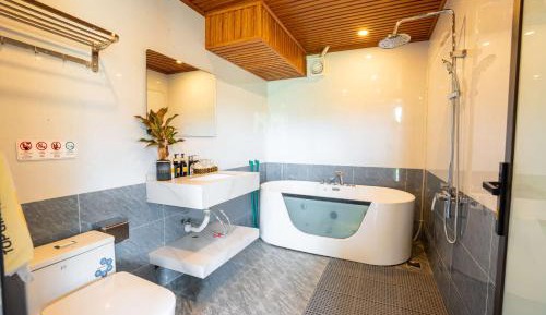 King Suite with Spa Bath