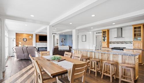 Three-Bedroom Holiday Home 