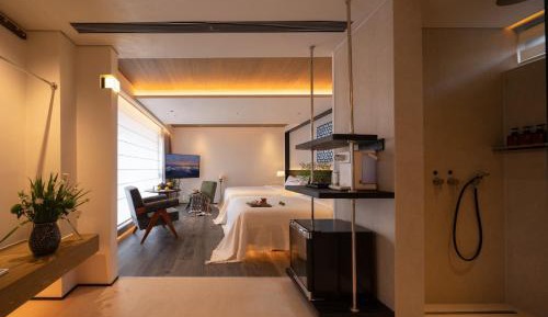 Twin Room with View