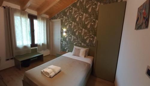 Single Room with Private Bathroom