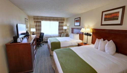 Queen Room with Two Queen Beds - Non-Smoking