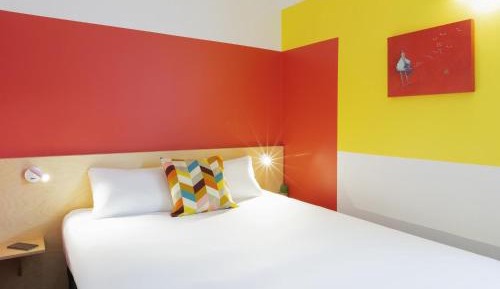Pure Room with One Double Bed