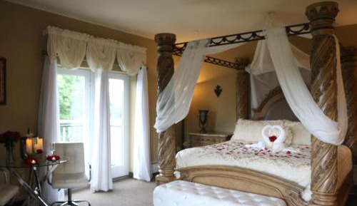 Deluxe King Suite