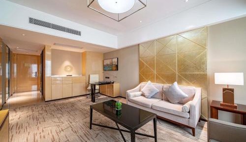 Swissotel Vitality One-Bedroom King Suite with Kitchen