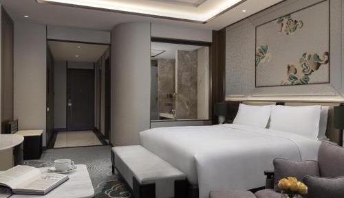 Luxury King Room