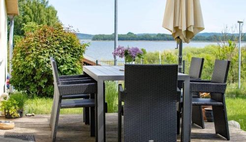 Three-Bedroom Holiday Home 