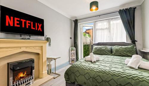 Studio with Garden View