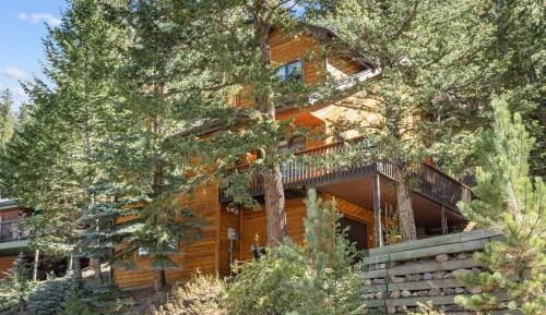 Four-Bedroom Holiday Home