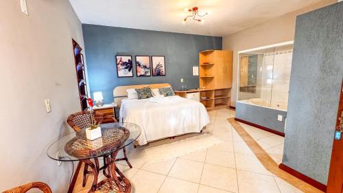 Deluxe Suite with Spa Bath