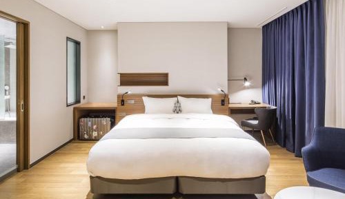 Junior King Suite
