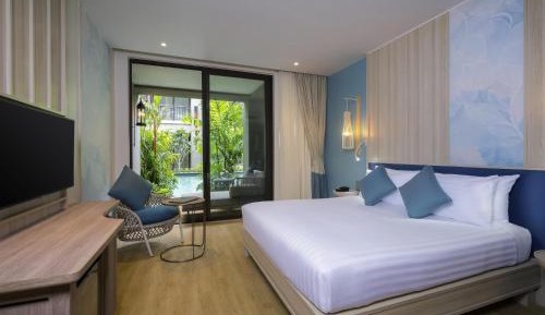 Deluxe Double Room with Pool Access - Beach Side