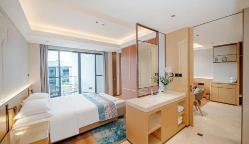 Suite with Pool View