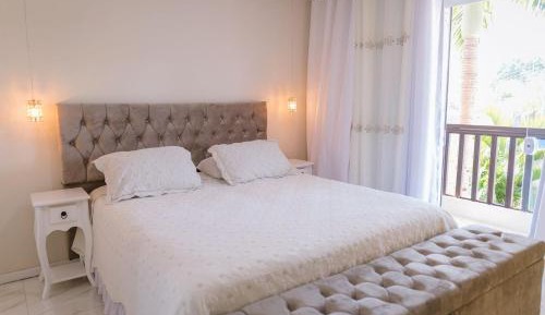 One-Bedroom Loft Apartment with Balcony