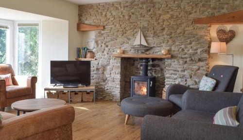 Five-Bedroom Holiday Home